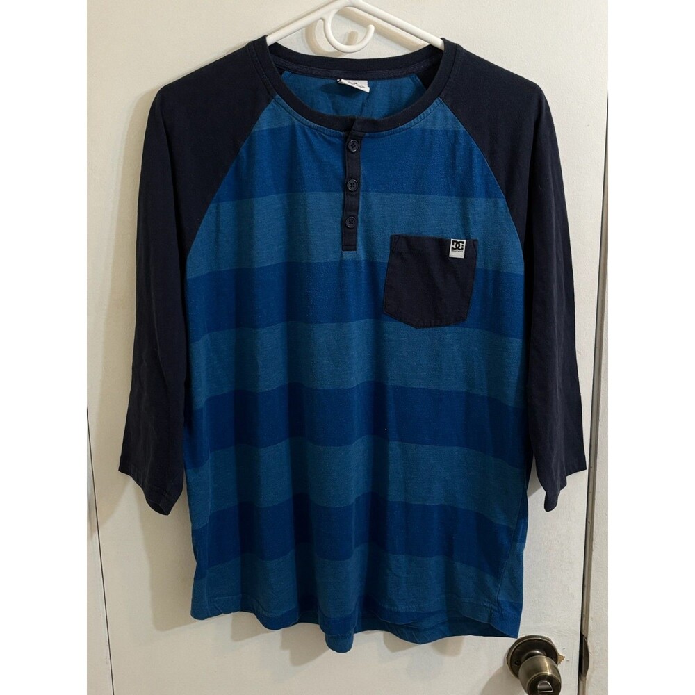 Men's DC Shoes Striped T-Shirt Medium Blue
